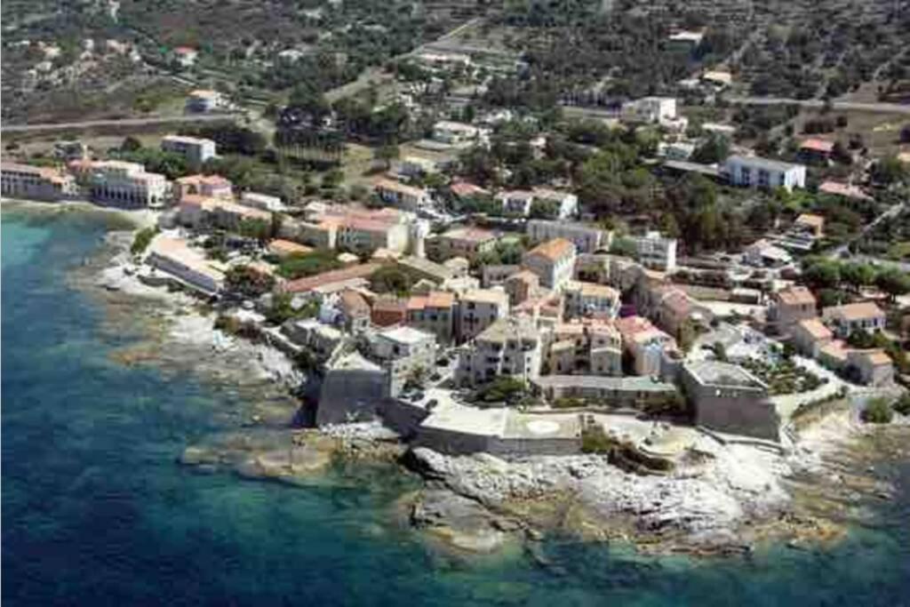 Studio tout équipé de 27m2, à 100m de la mer, et 500m des commerces Algajola  Exterior foto